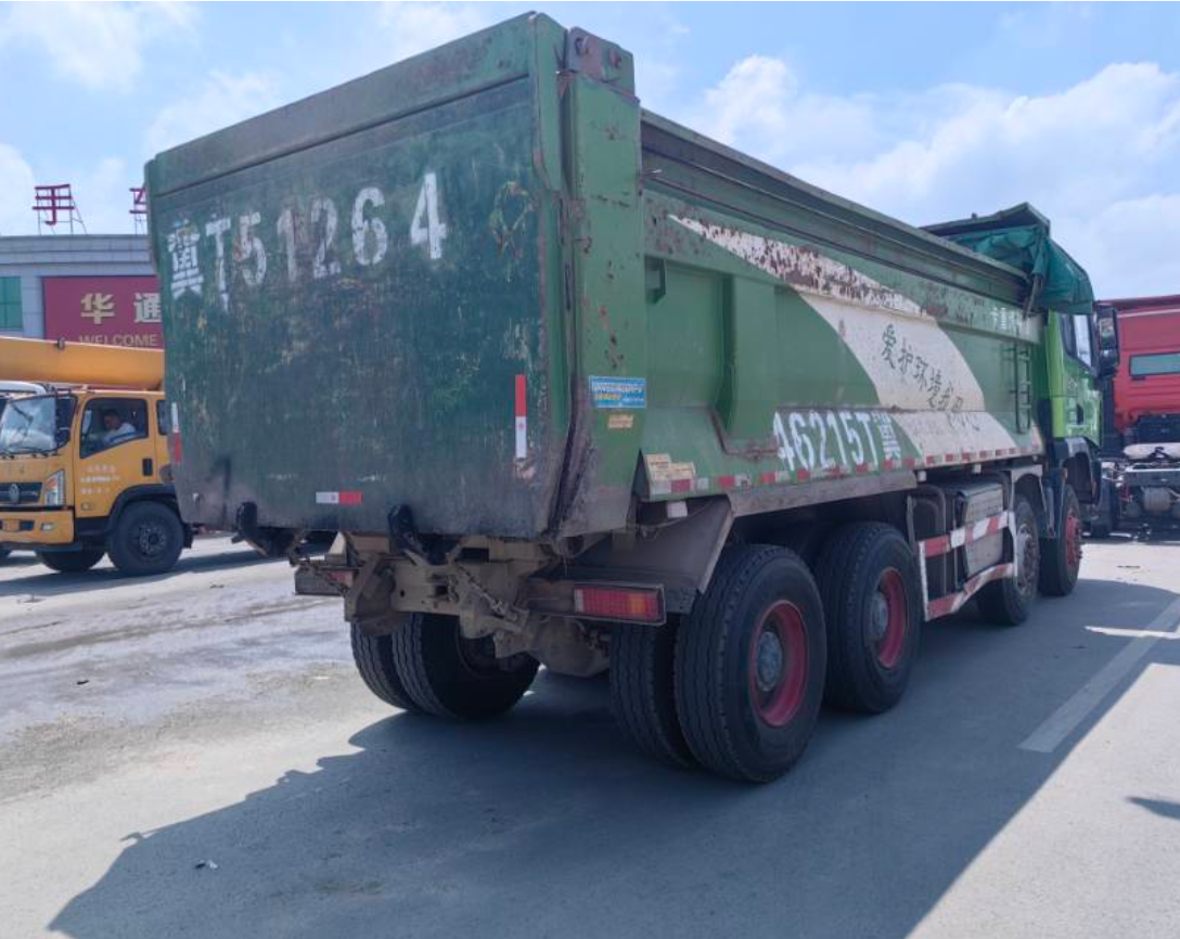 陕汽 德龙X3000 460马力 8×4 自卸车 2