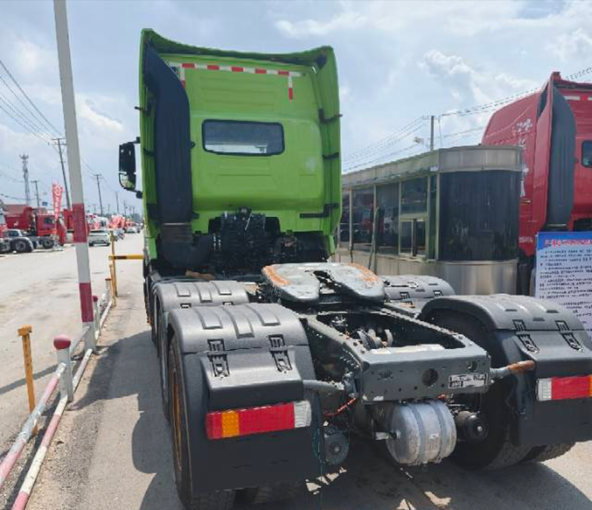 重汽豪沃 HOWO T7H 540马力 6×4 牵引车 2