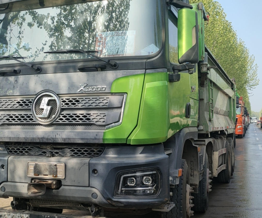 陕汽 德龙X3000 460马力 8×4 自卸车