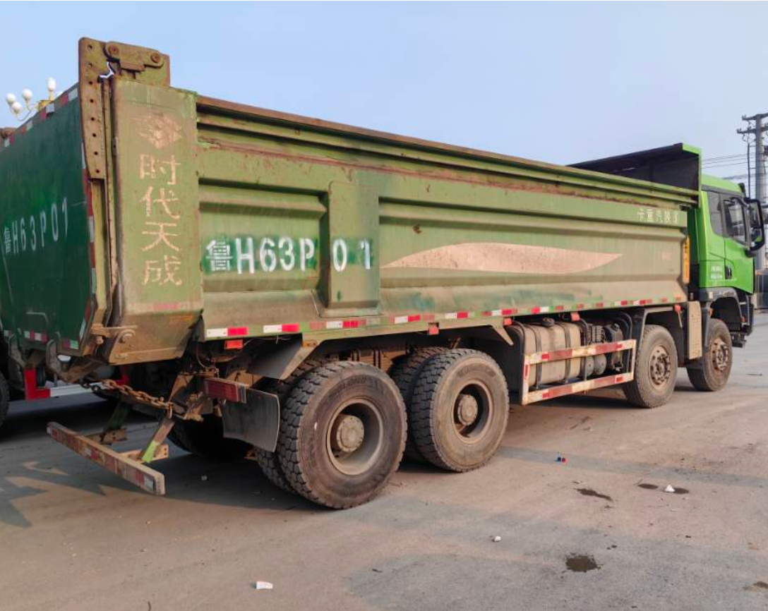 陕汽 德龙X5000 460马力 8×4 自卸车 2