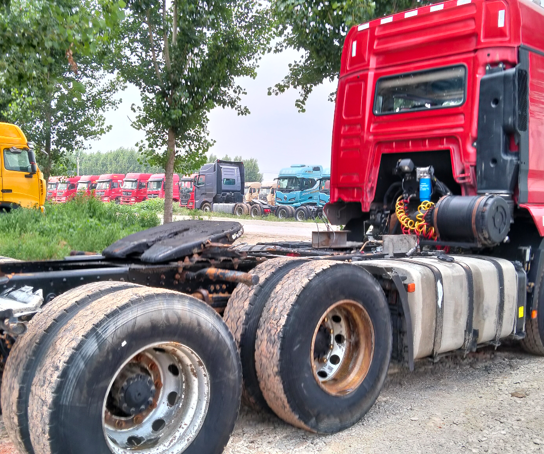 陕汽 德龙新M3000 430马力 6×4 牵引车 2