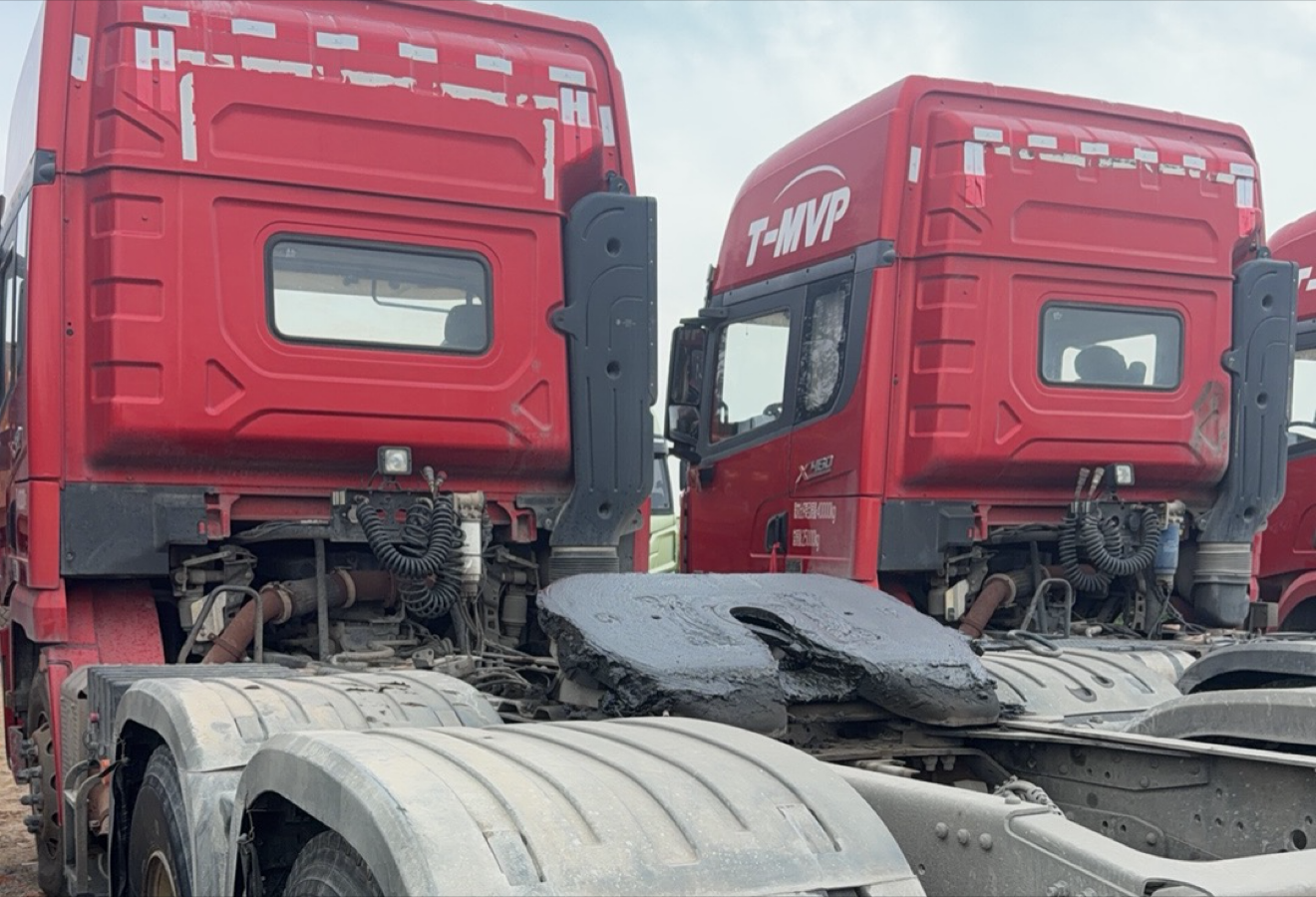 陕汽 德龙X3000 460马力 6×4 牵引车 2