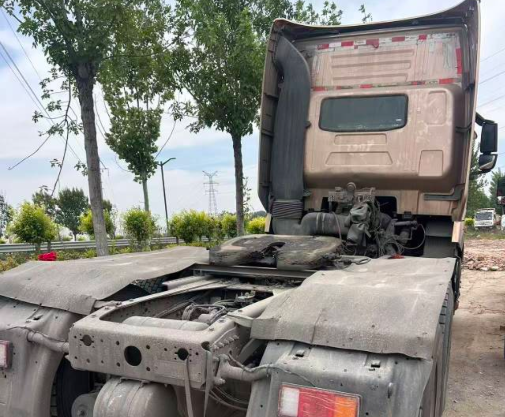 重汽豪沃 HOWO T7H 460马力 6×4 牵引车 2