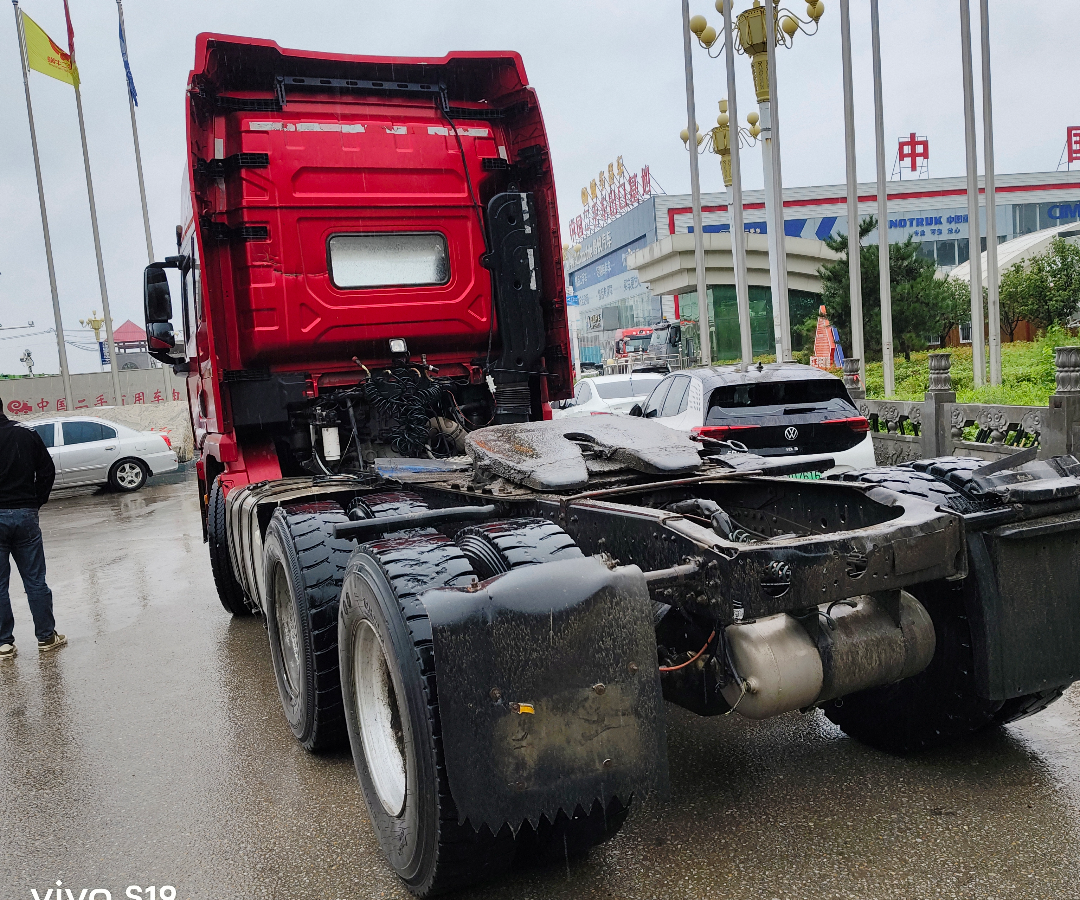 陕汽 德龙X5000 480马力 6×4 牵引车 2