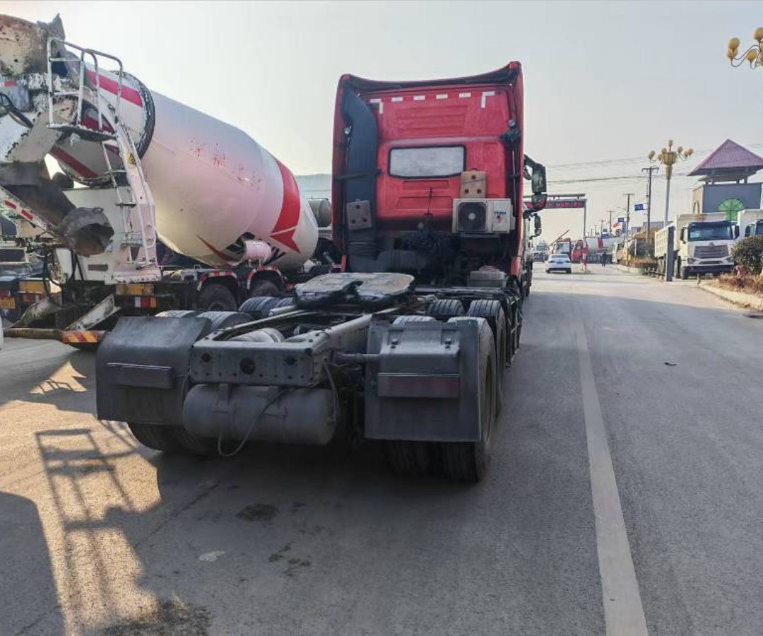 重汽豪沃 HOWO T7H 540马力 6×4 牵引车 2