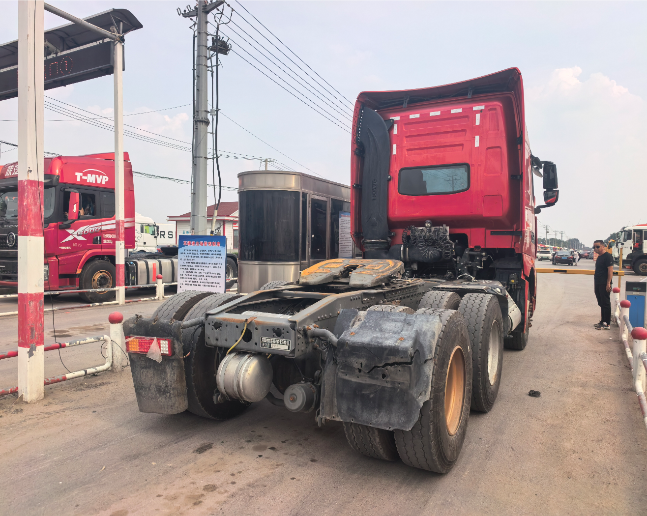 重汽豪沃 HOWO TH7 500马力 6×4 牵引车 2