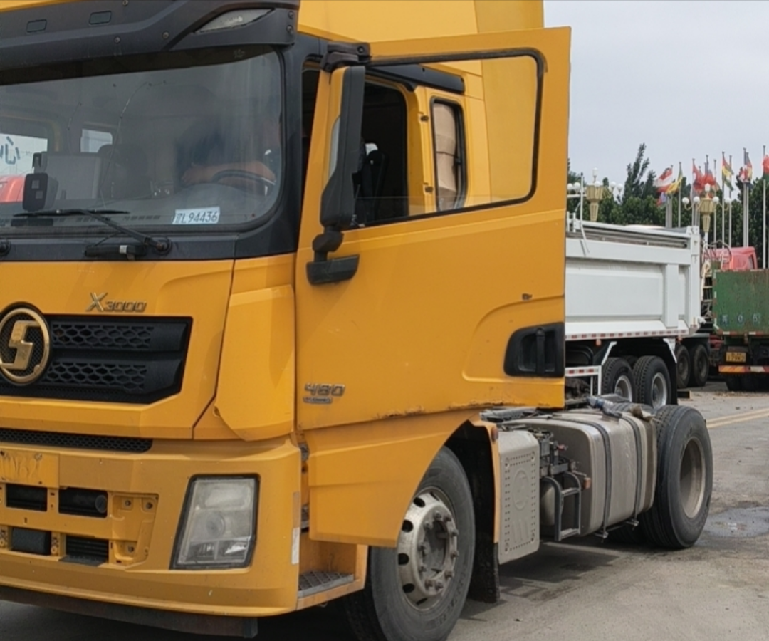 陕汽 德龙X3000 480马力 4×2 牵引车