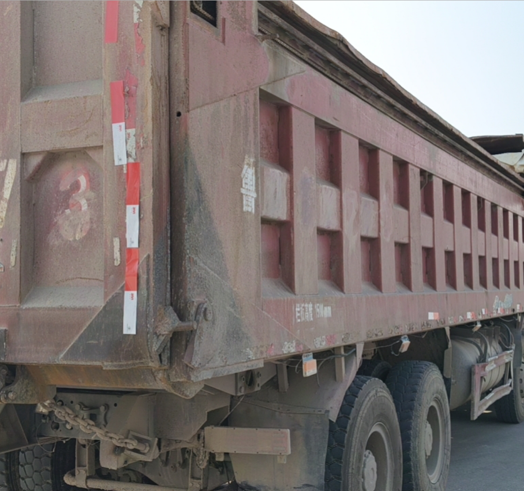 重汽豪沃 HOWO T7H 480马力 8×4 自卸车 2