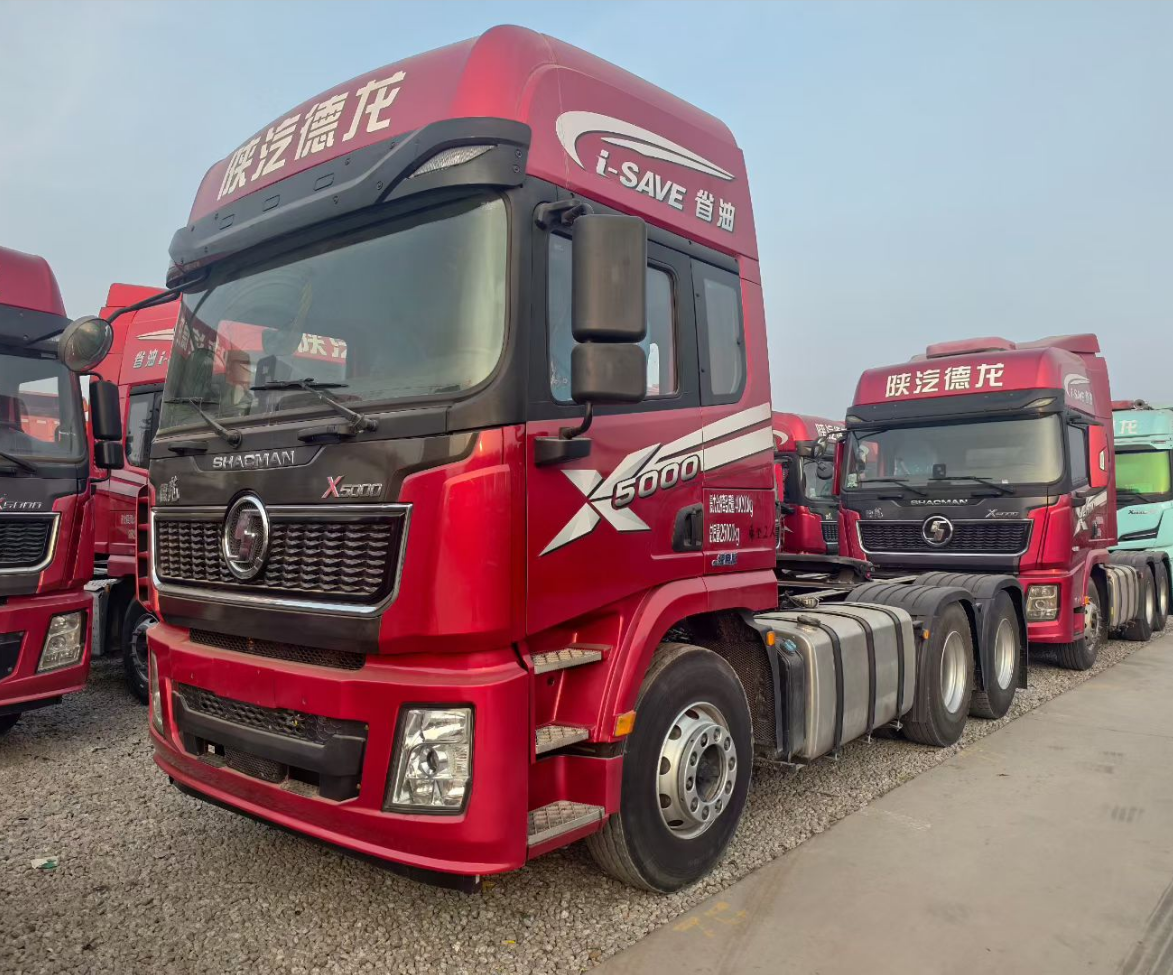陕汽 德龙X5000 480马力 6×4 牵引车