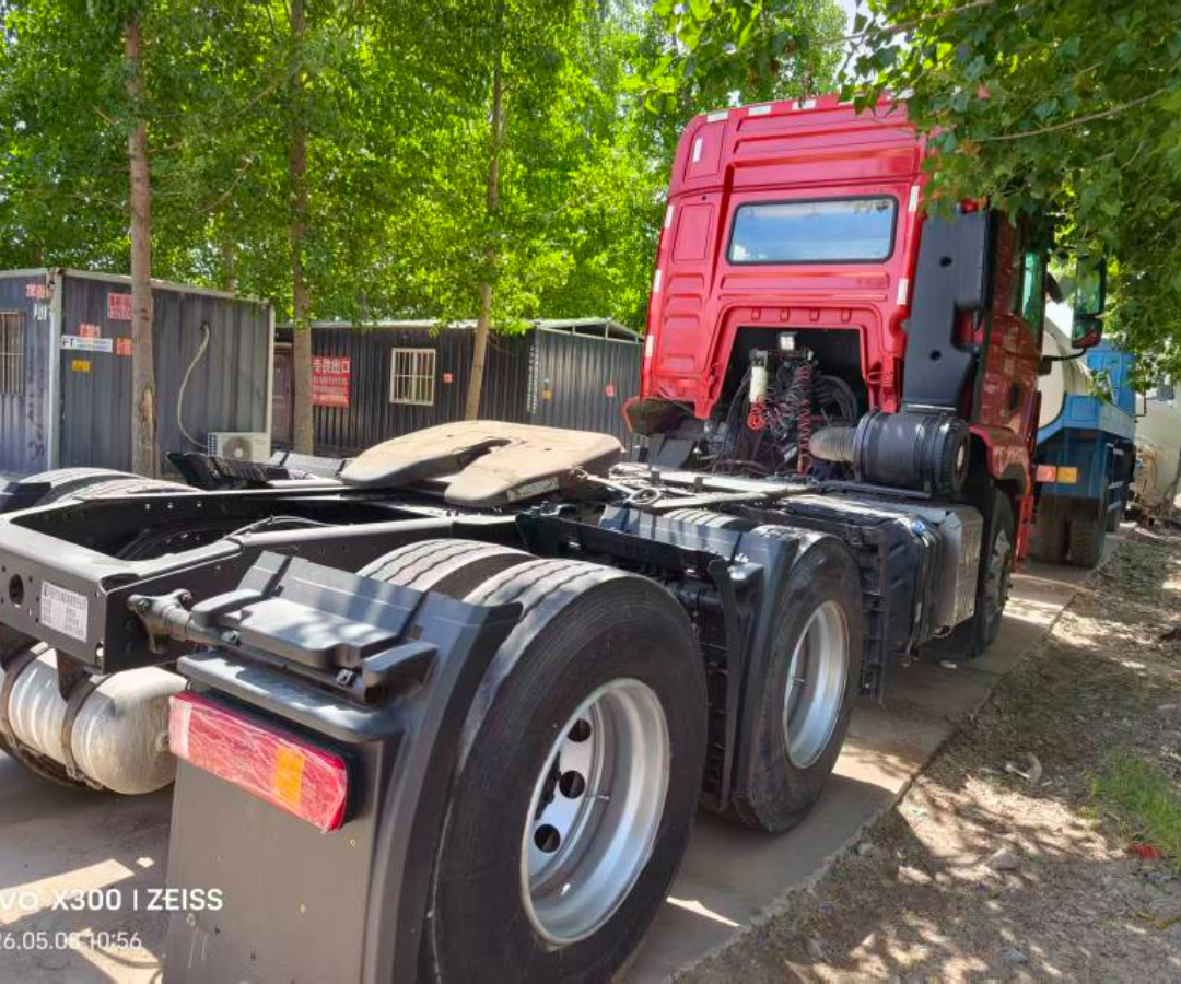 陕汽 德龙M3000S 468马力 6×4 牵引车 2
