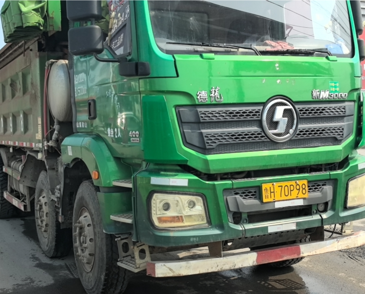 陕汽 德龙新M3000 400马力 8×4 自卸车 2
