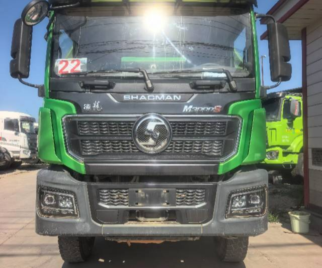 陕汽 德龙M3000S 400马力 8×4 自卸车