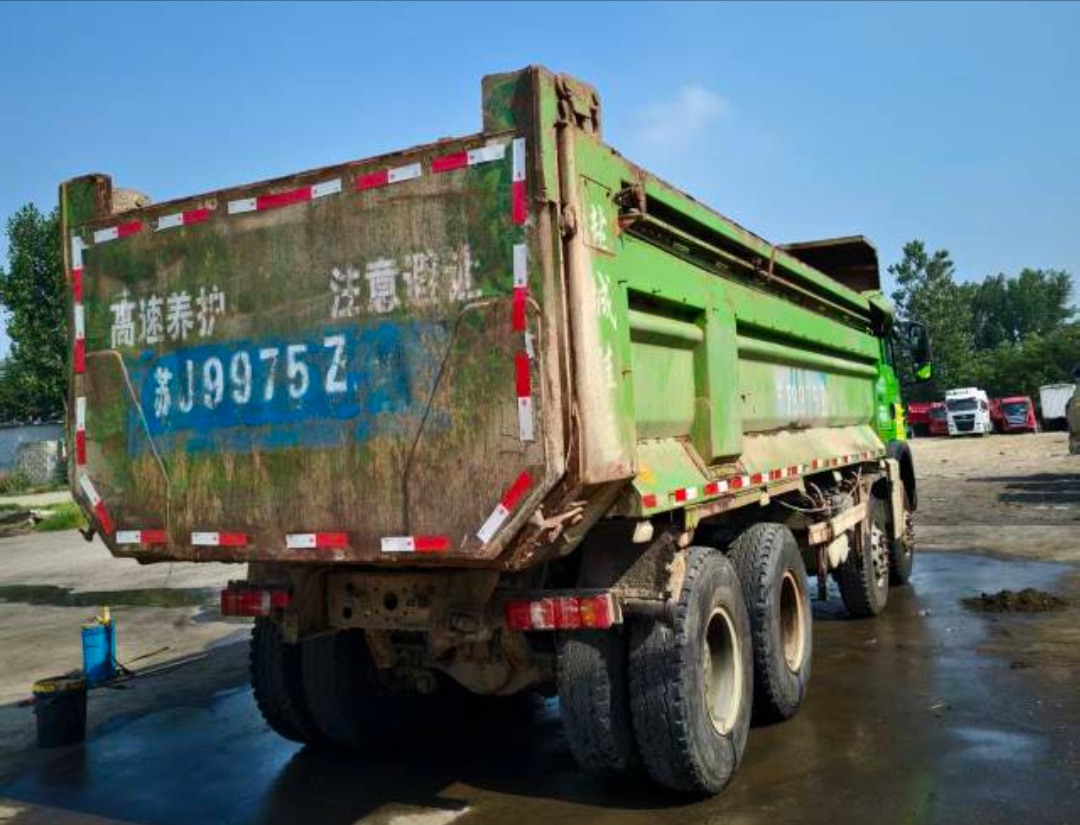 重汽豪沃 HOWO TX 400马力 8×4 自卸车 2