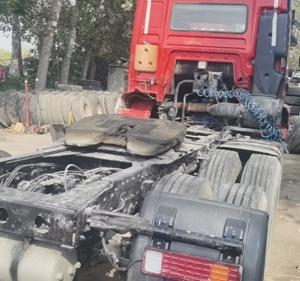 陕汽 德龙新M3000 430马力 6×4 牵引车 2