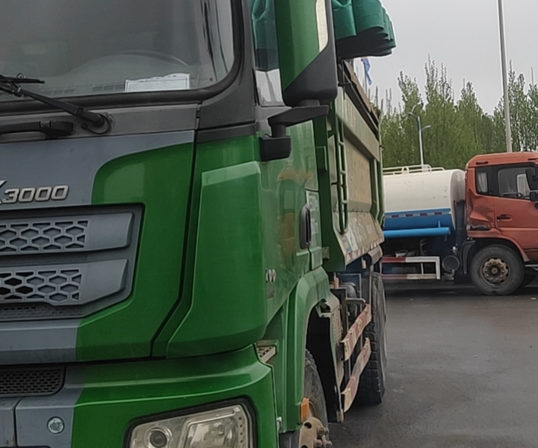 陕汽 德龙X3000 400马力 6×4 自卸车