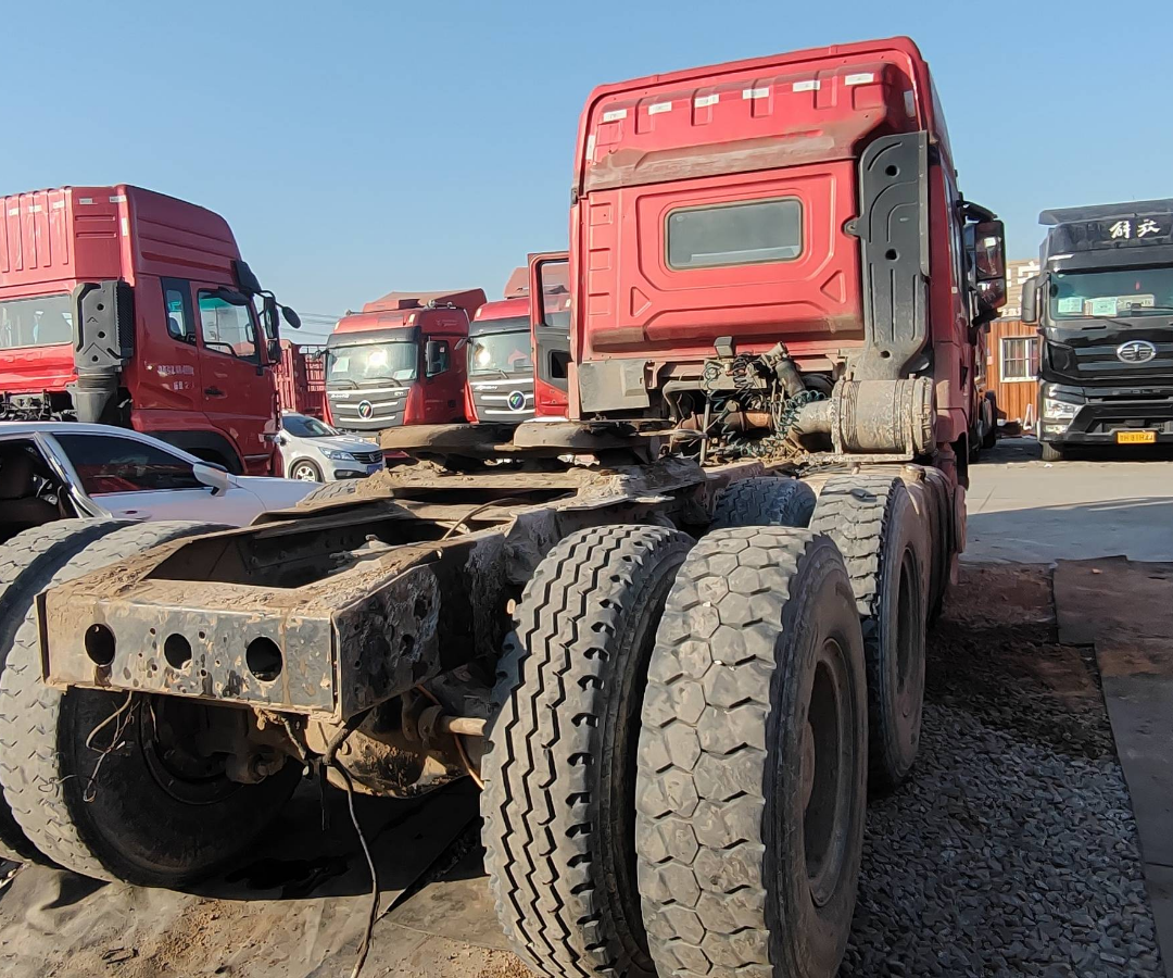 陕汽 德龙X3000 500马力 6×4 牵引车 2