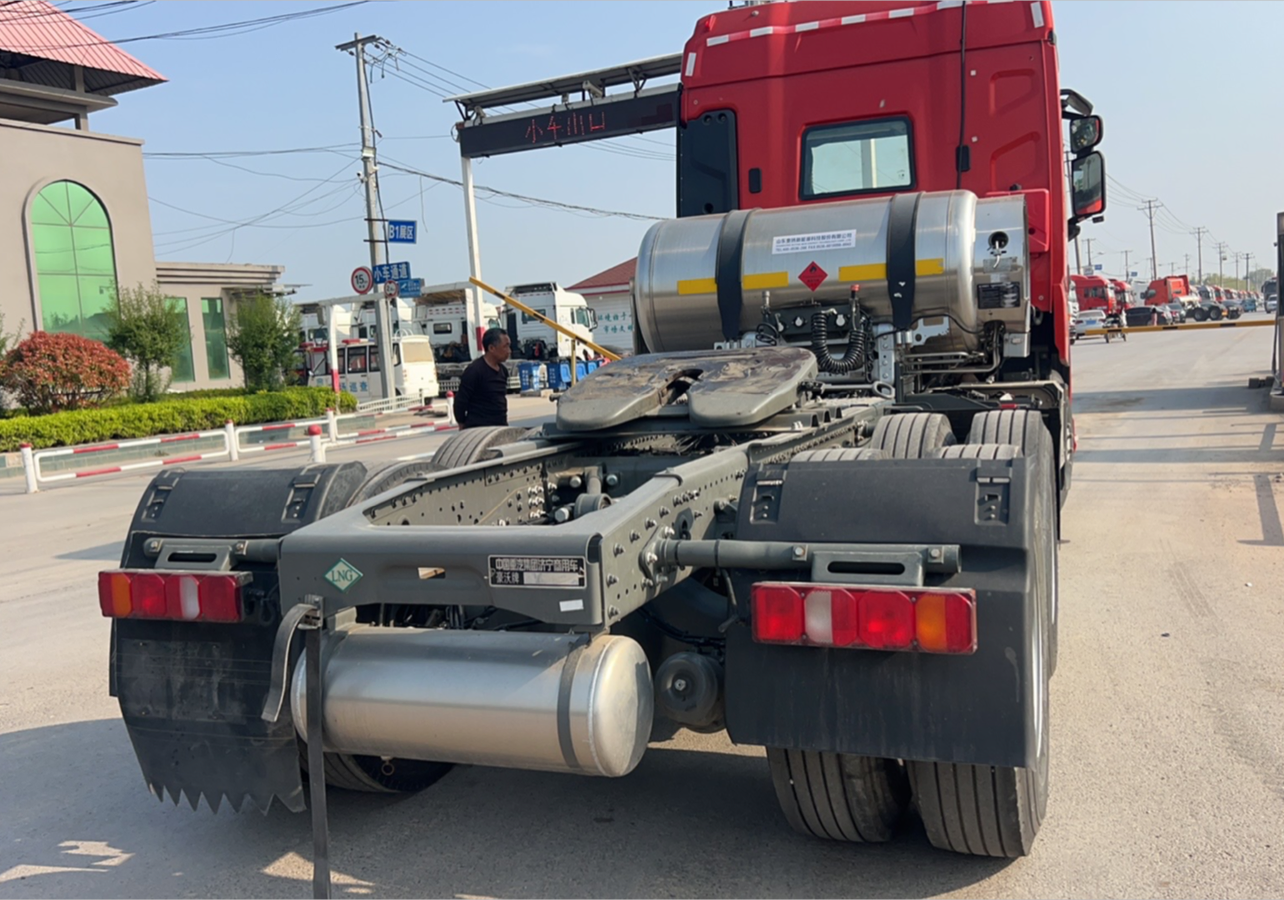 重汽豪沃 其他车系 460马力 6×4 牵引车 2