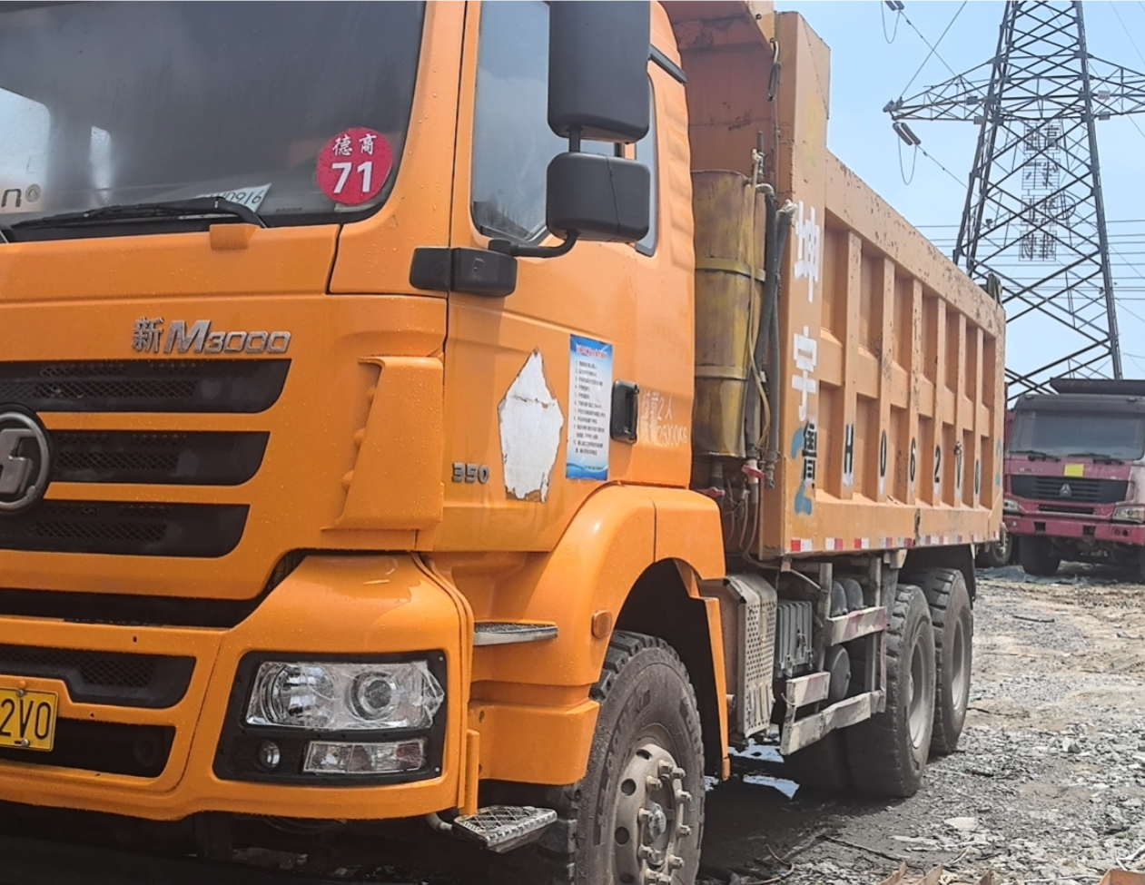 陕汽 德龙新M3000 350马力 6×4 自卸车