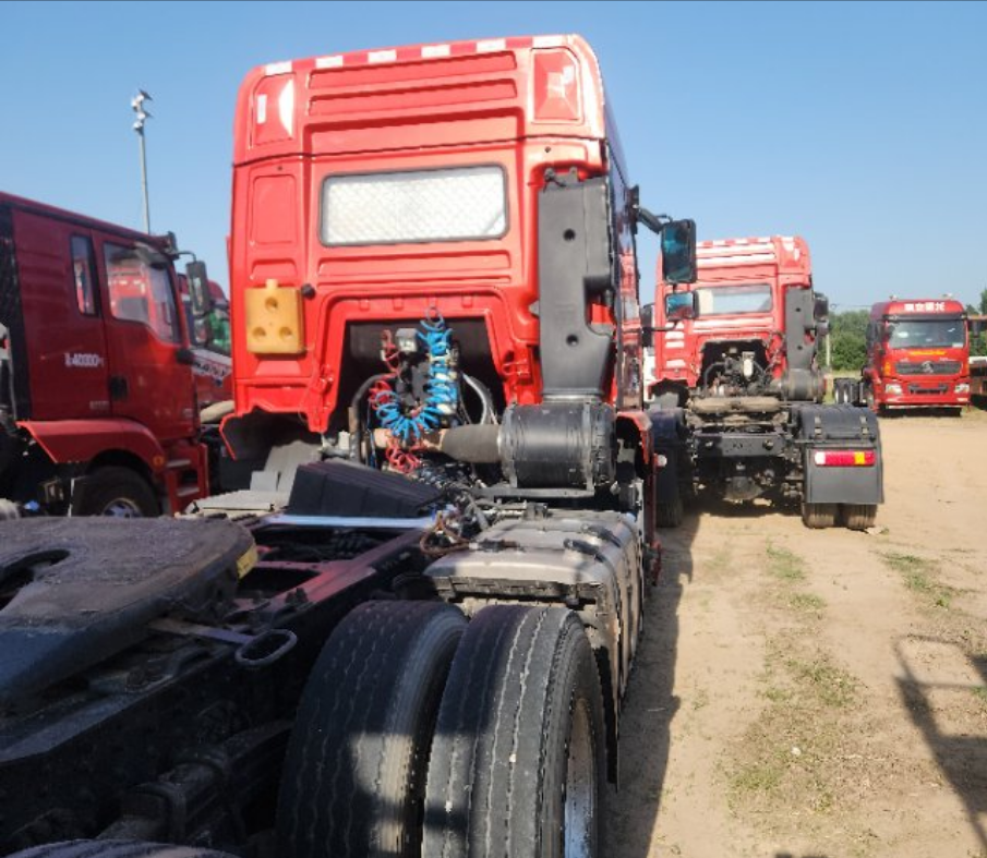 陕汽 德龙M3000 430马力 6×4 牵引车 2