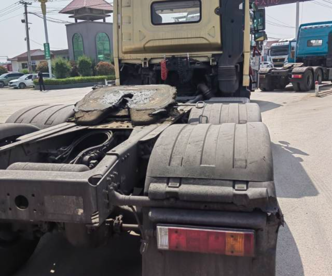 陕汽 德龙X5000 480马力 6×4 牵引车 2