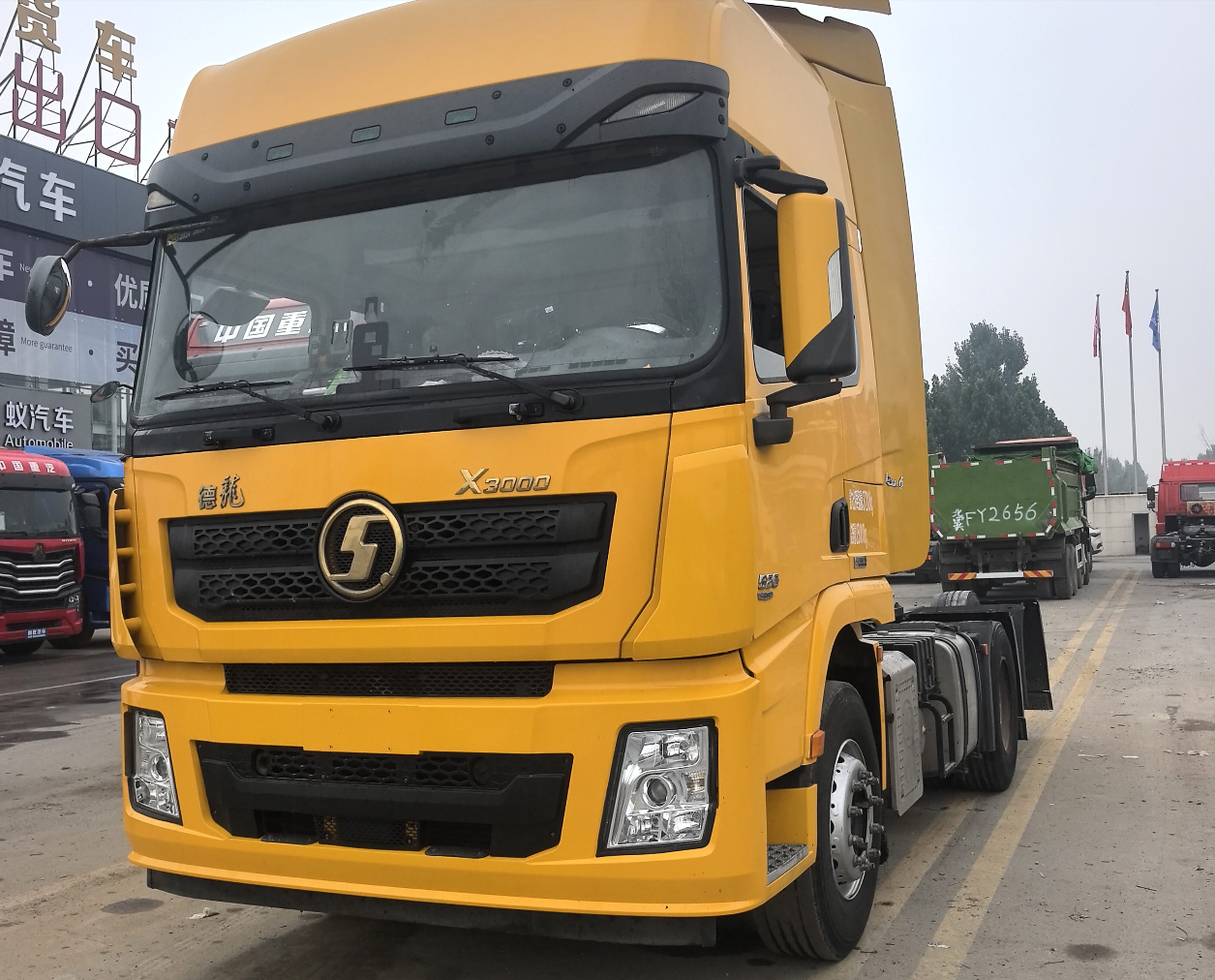 陕汽 德龙X3000 520马力 6×2 牵引车