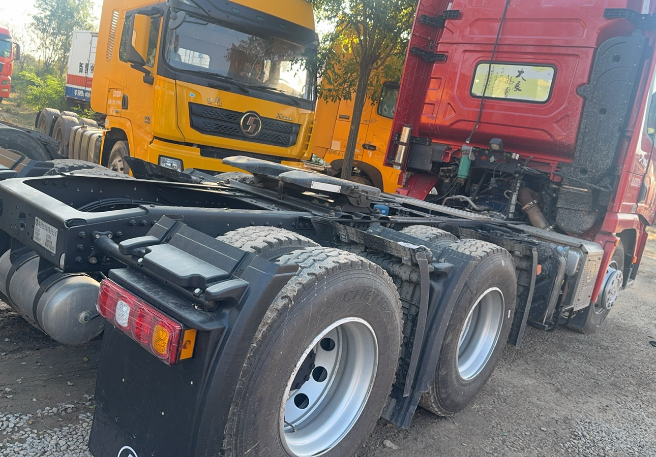 陕汽 德龙X3000 460马力 6×4 牵引车 2