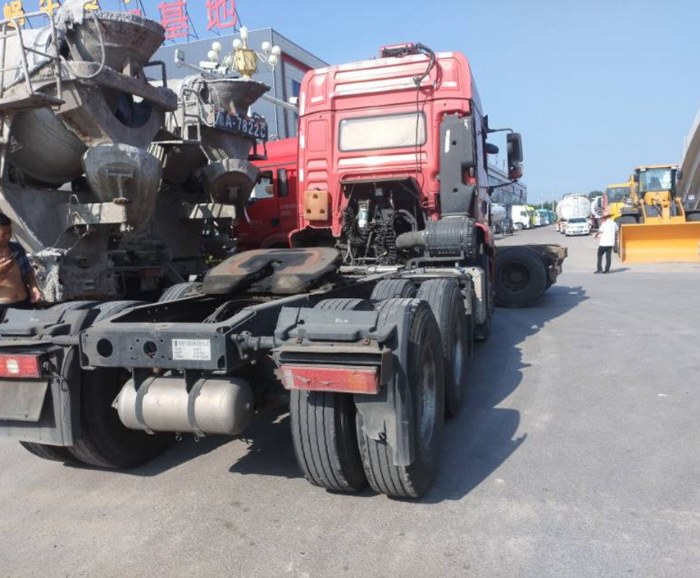 陕汽 德龙M3000S 460马力 6×4 牵引车 2