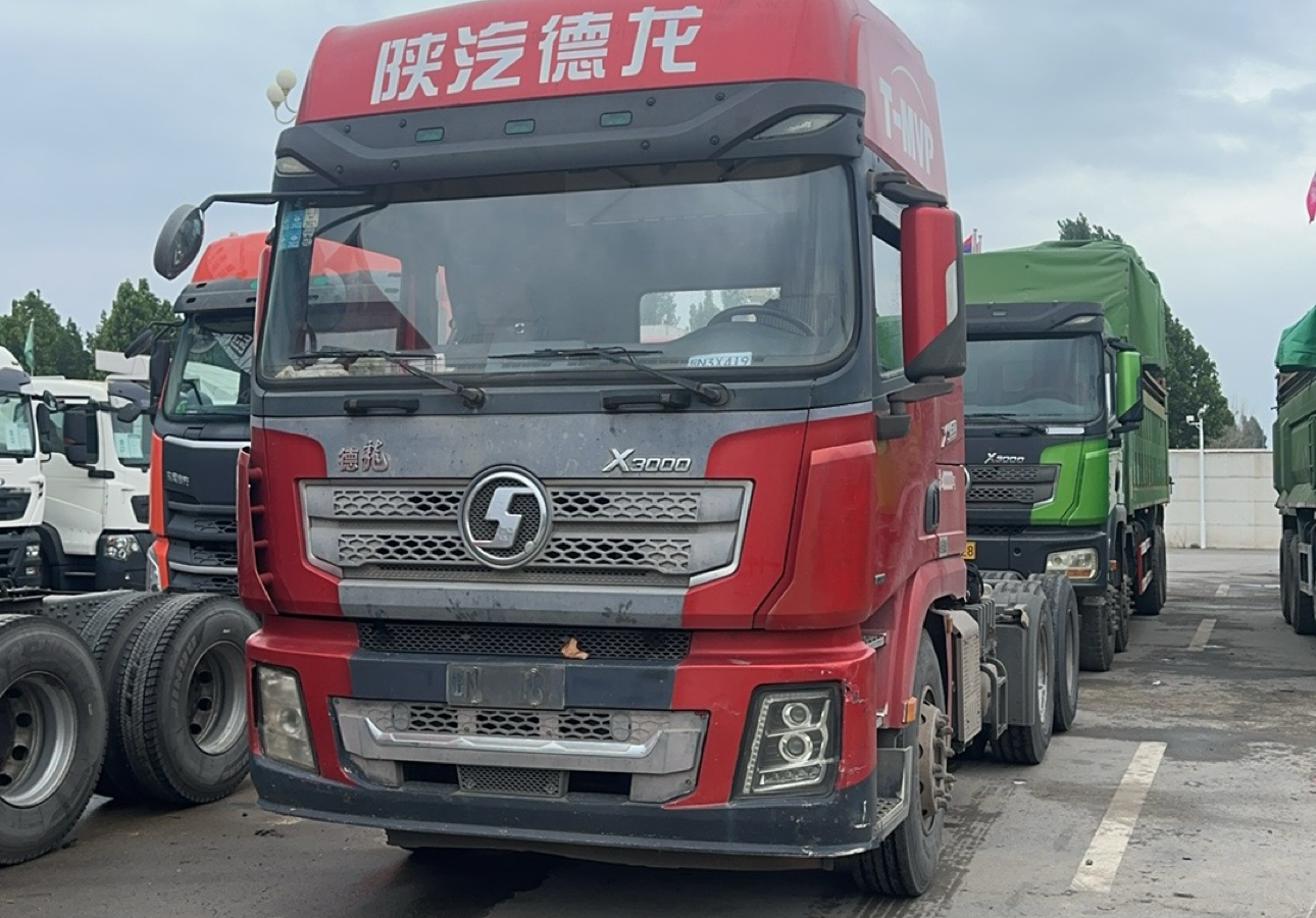 陕汽 德龙X3000 460马力 6×4 牵引车