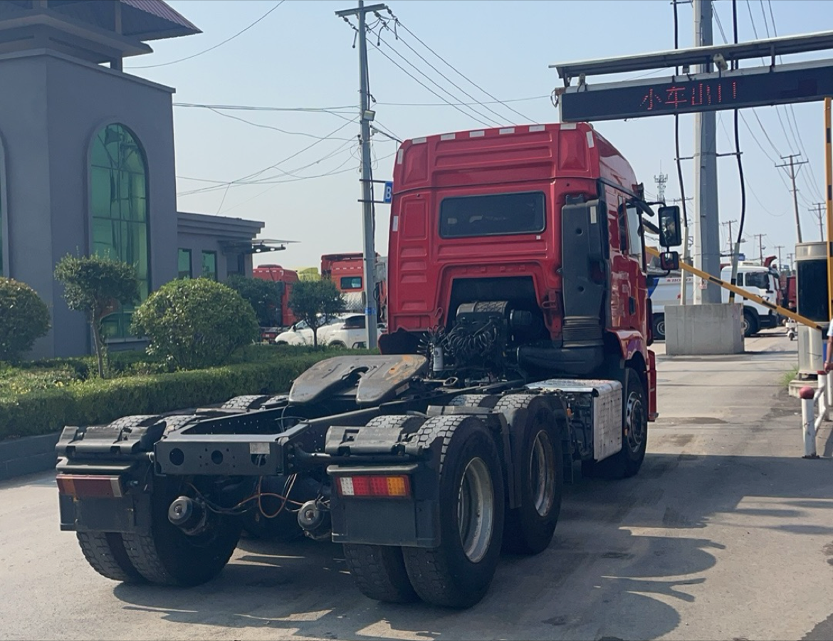 陕汽 德龙M3000S 460马力 6×4 牵引车 2