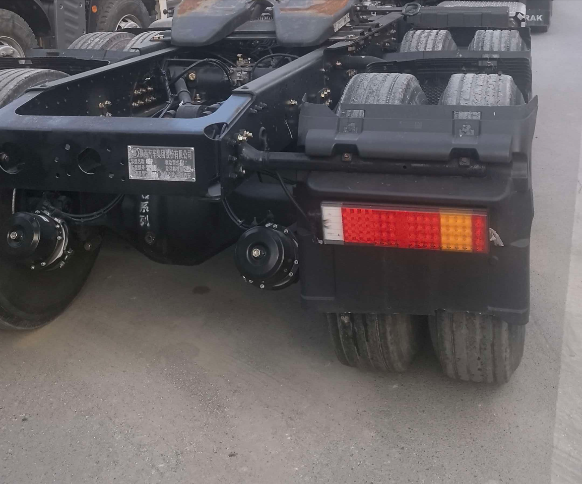 陕汽 德龙M3000S 460马力 6×4 牵引车 2