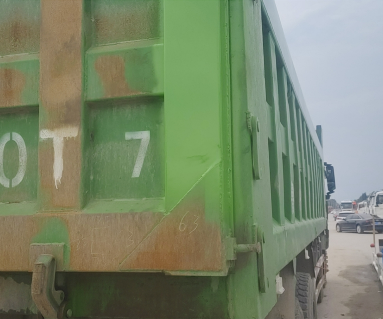 陕汽 德龙X3000 430马力 8×4 自卸车 2