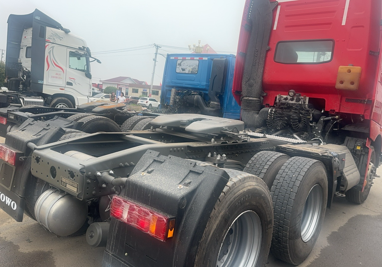 重汽豪沃 HOWO TH7 540马力 6×4 牵引车 2