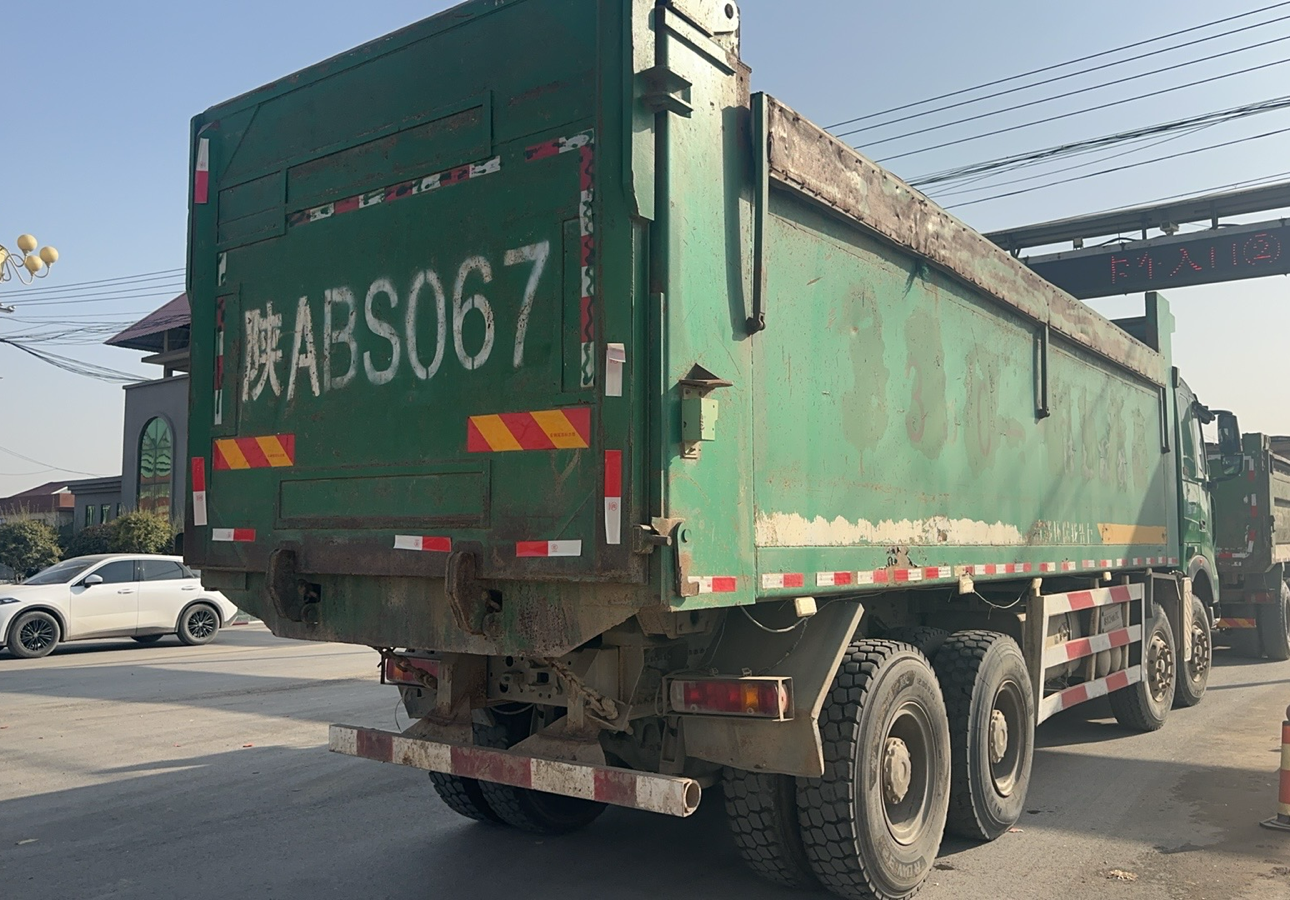 重汽豪沃 HOWO TH7 500马力 8×4 自卸车 2