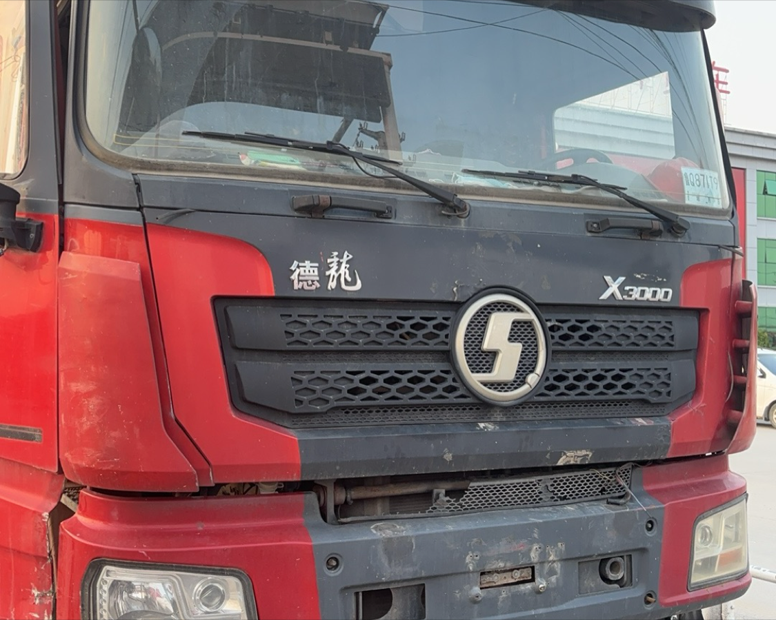 陕汽 德龙X3000 550马力 6×4 牵引车