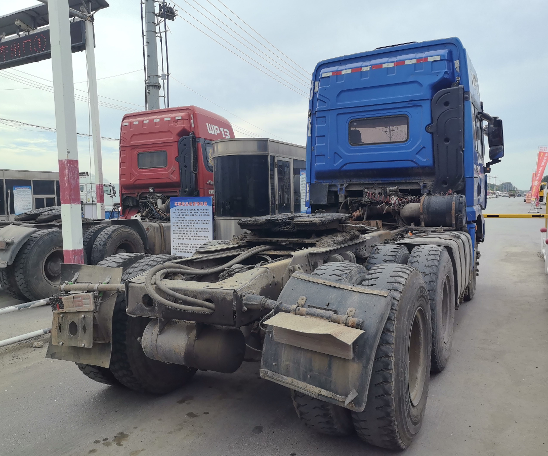陕汽 德龙X3000 500马力 6×4 牵引车 2
