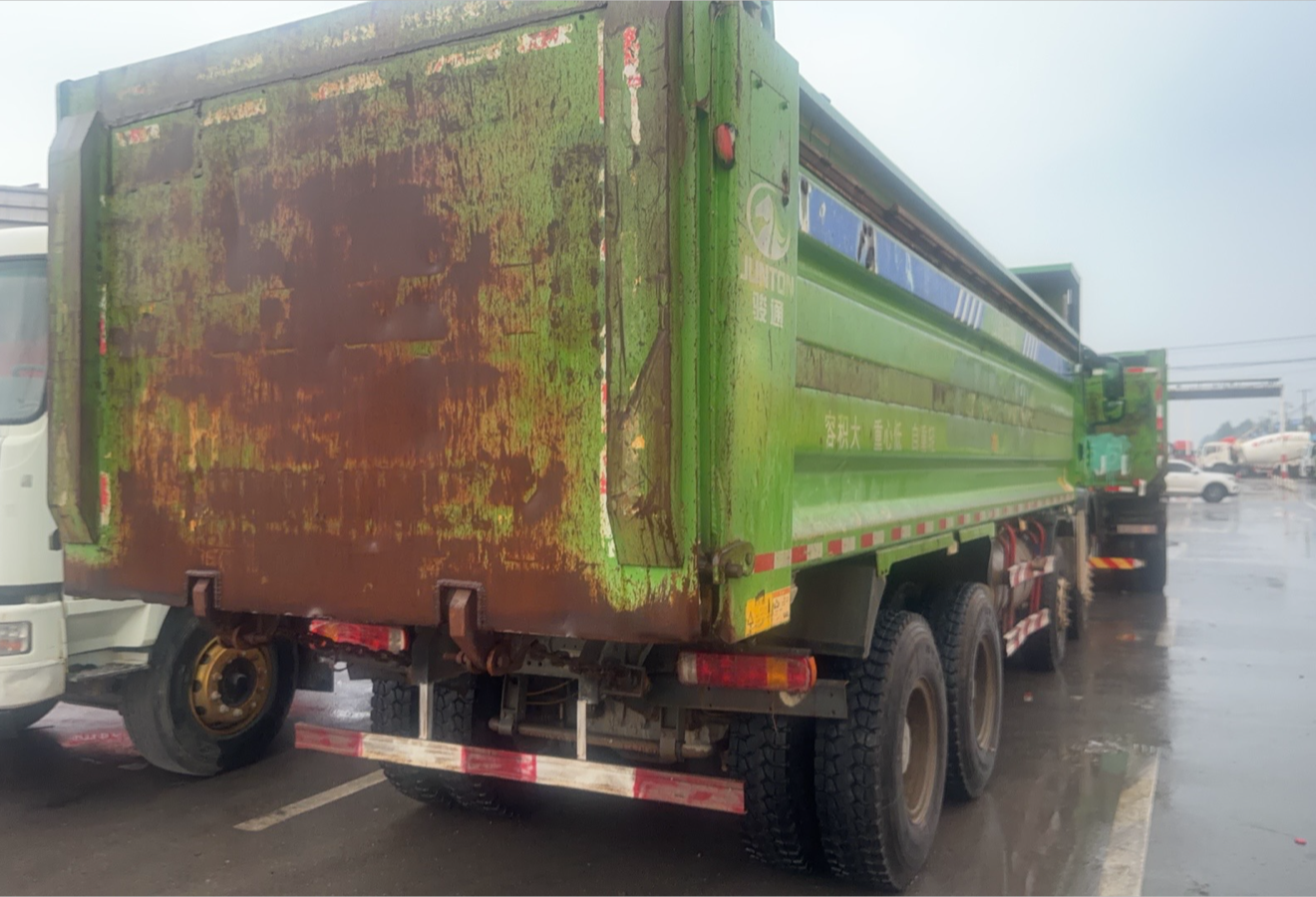 重汽豪沃 HOWO TX 440马力 8×4 自卸车 2