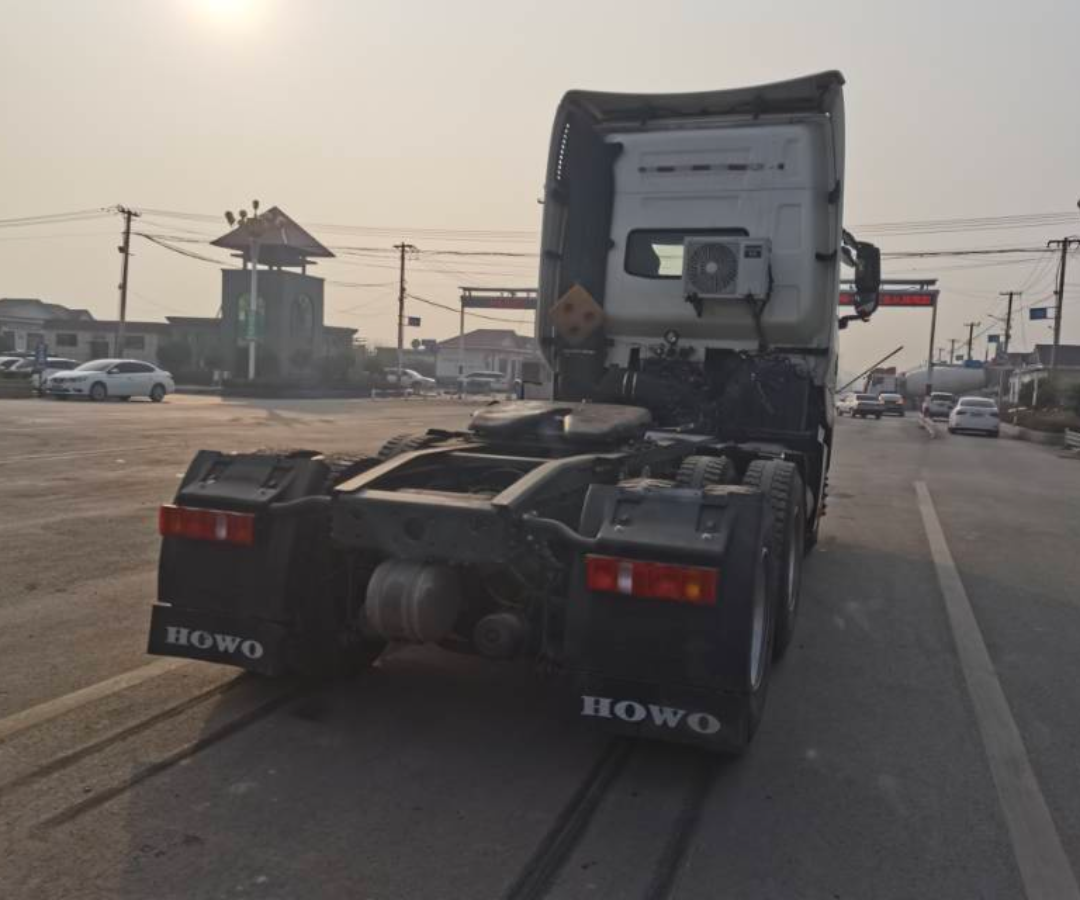 重汽豪沃 HOWO TH7 540马力 6×4 牵引车 2