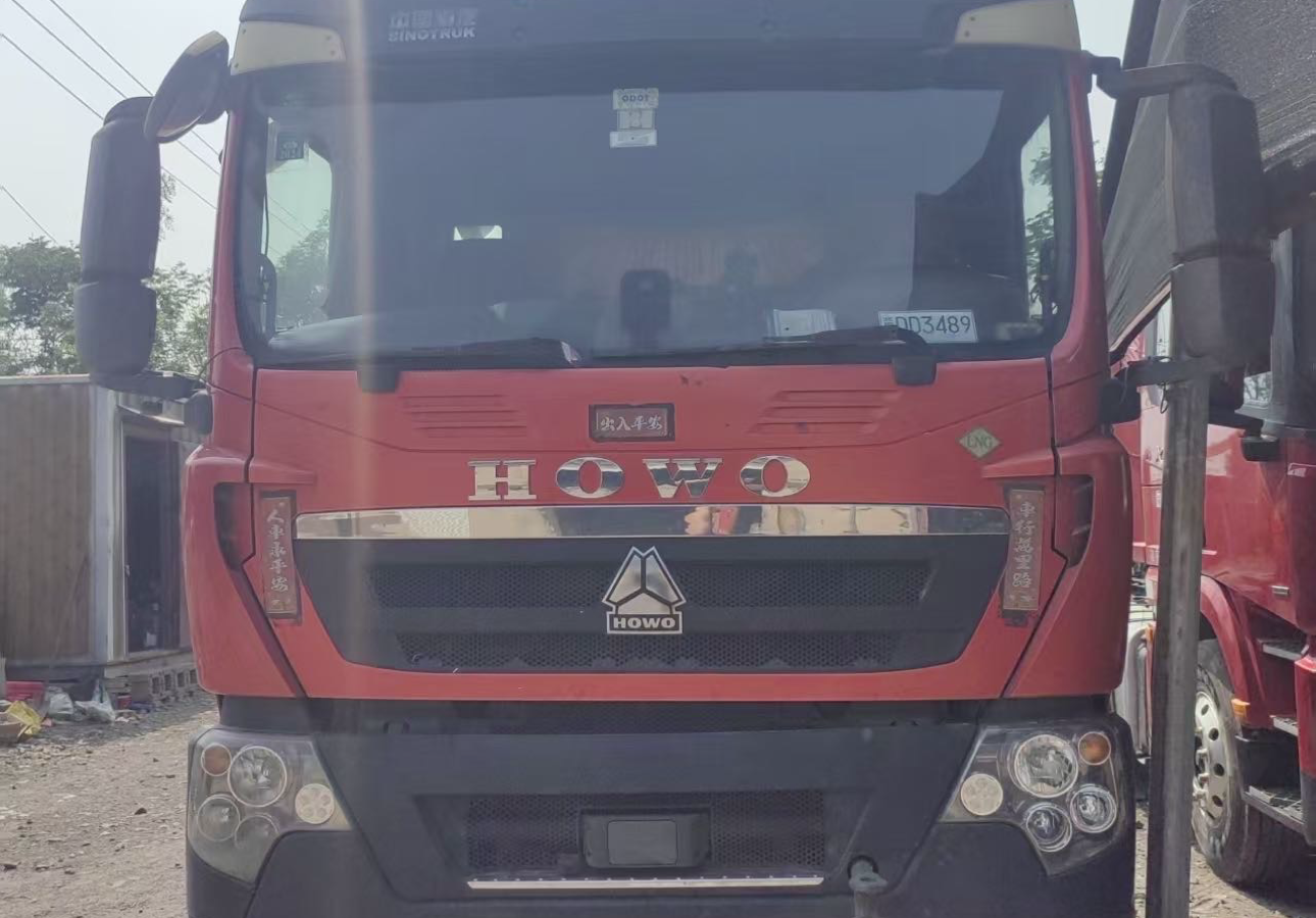 重汽豪沃 HOWO TX 460马力 8×2 牵引车