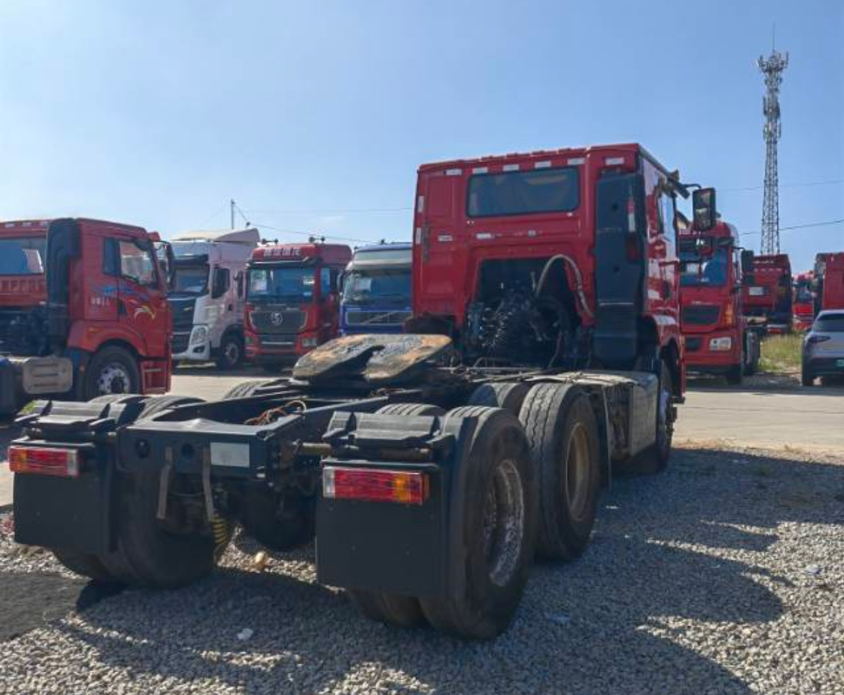 陕汽 德龙新M3000 460马力 6×4 牵引车 2