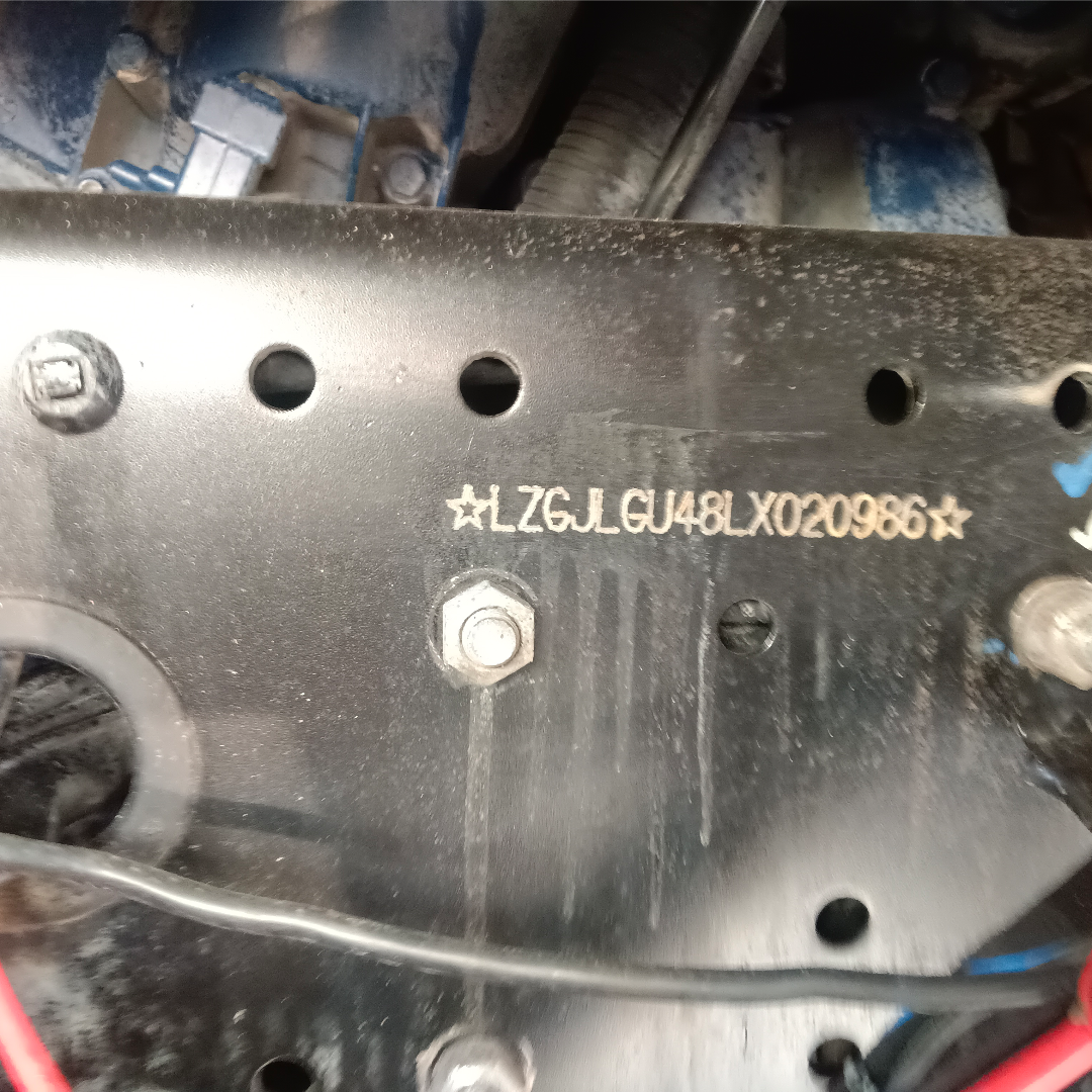 陕汽 德龙M3000 400马力 6×4 牵引车 3