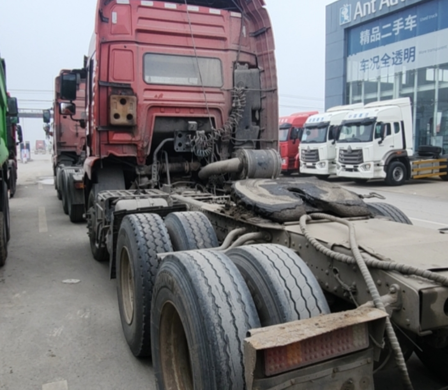 陕汽 德龙新M3000 460马力 6×4 牵引车 2