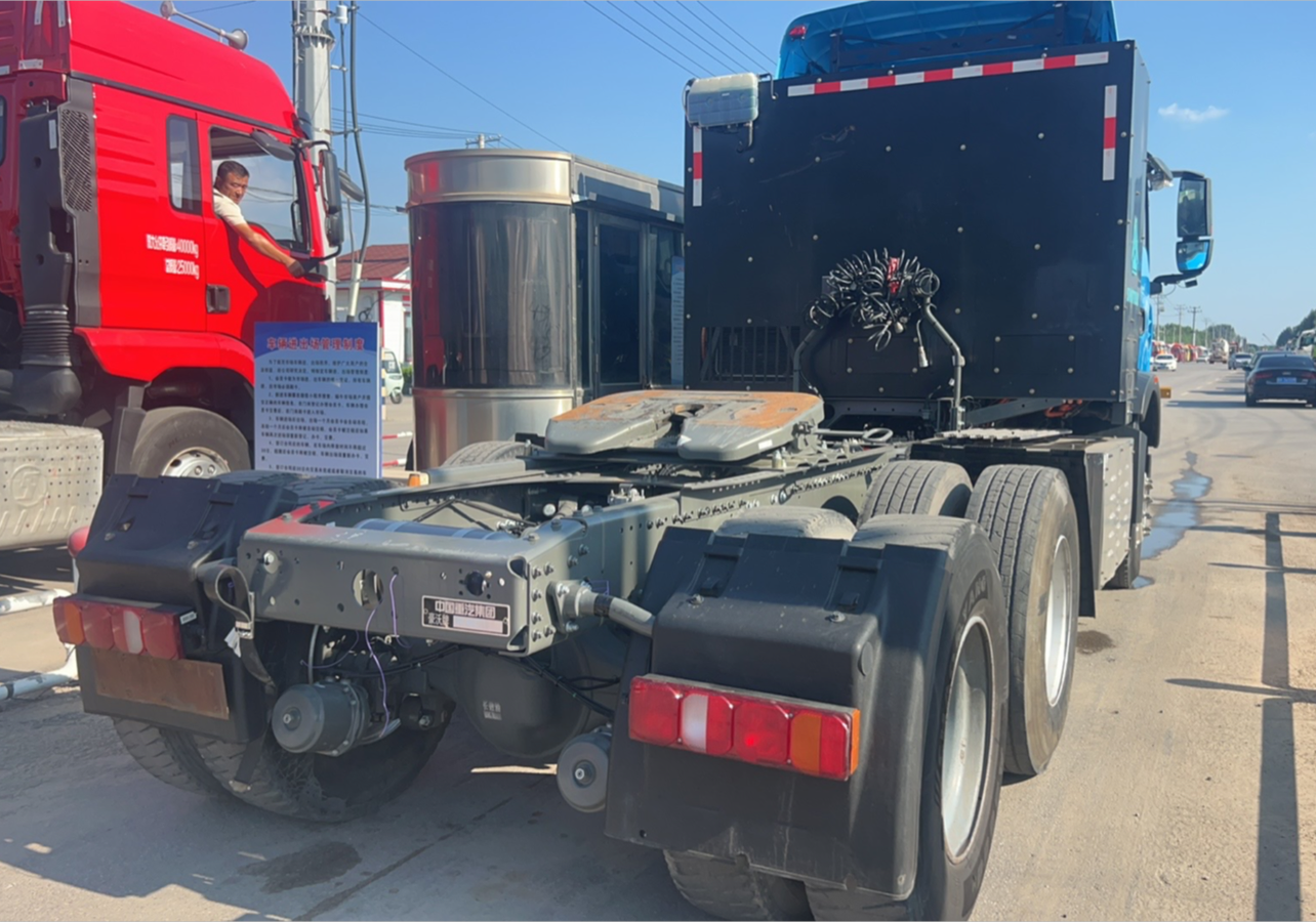 重汽豪沃 HOWO TX7 480马力 6×4 牵引车 2
