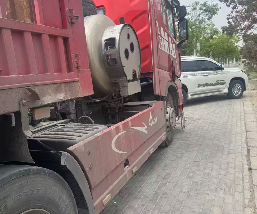 重汽豪沃 其他车系 560马力 6×4 牵引车 2