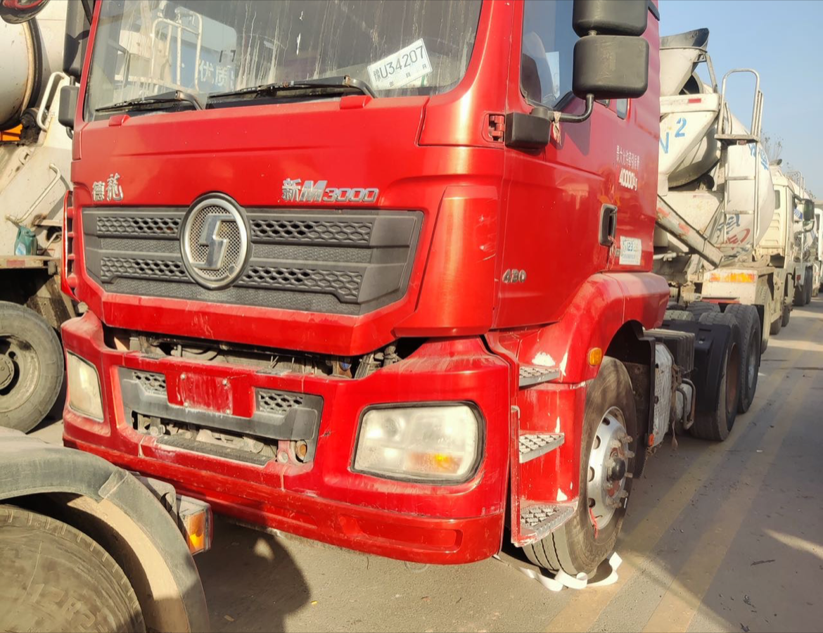 陕汽 德龙M3000 460马力 6×4 牵引车
