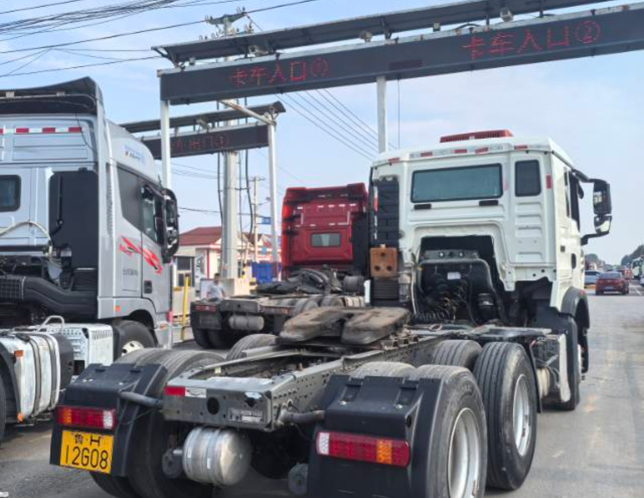 重汽豪沃 HOWO TX 440马力 6×4 牵引车 2